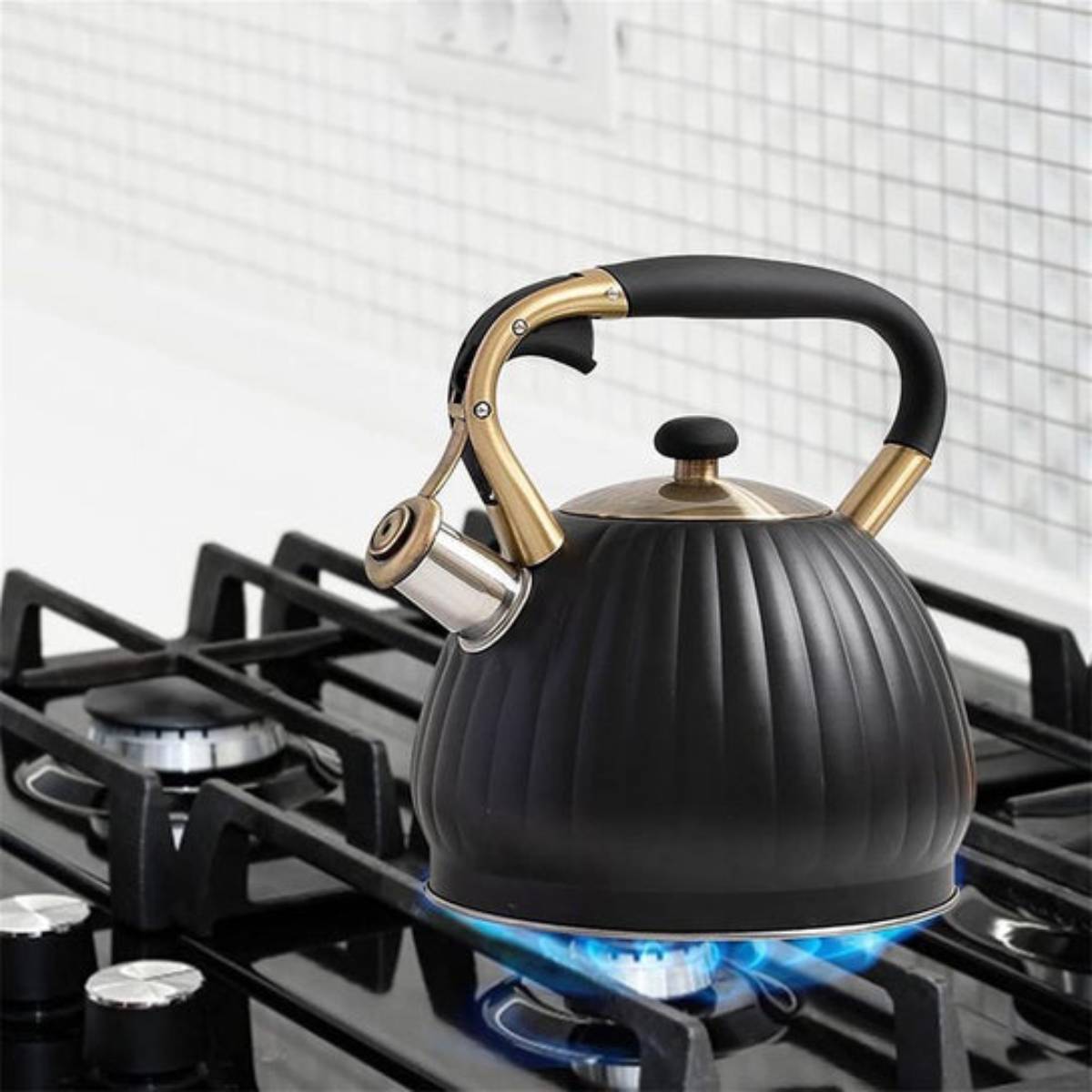 Hamilton Beach 101 oz Whistling Kettle - Black/Gold