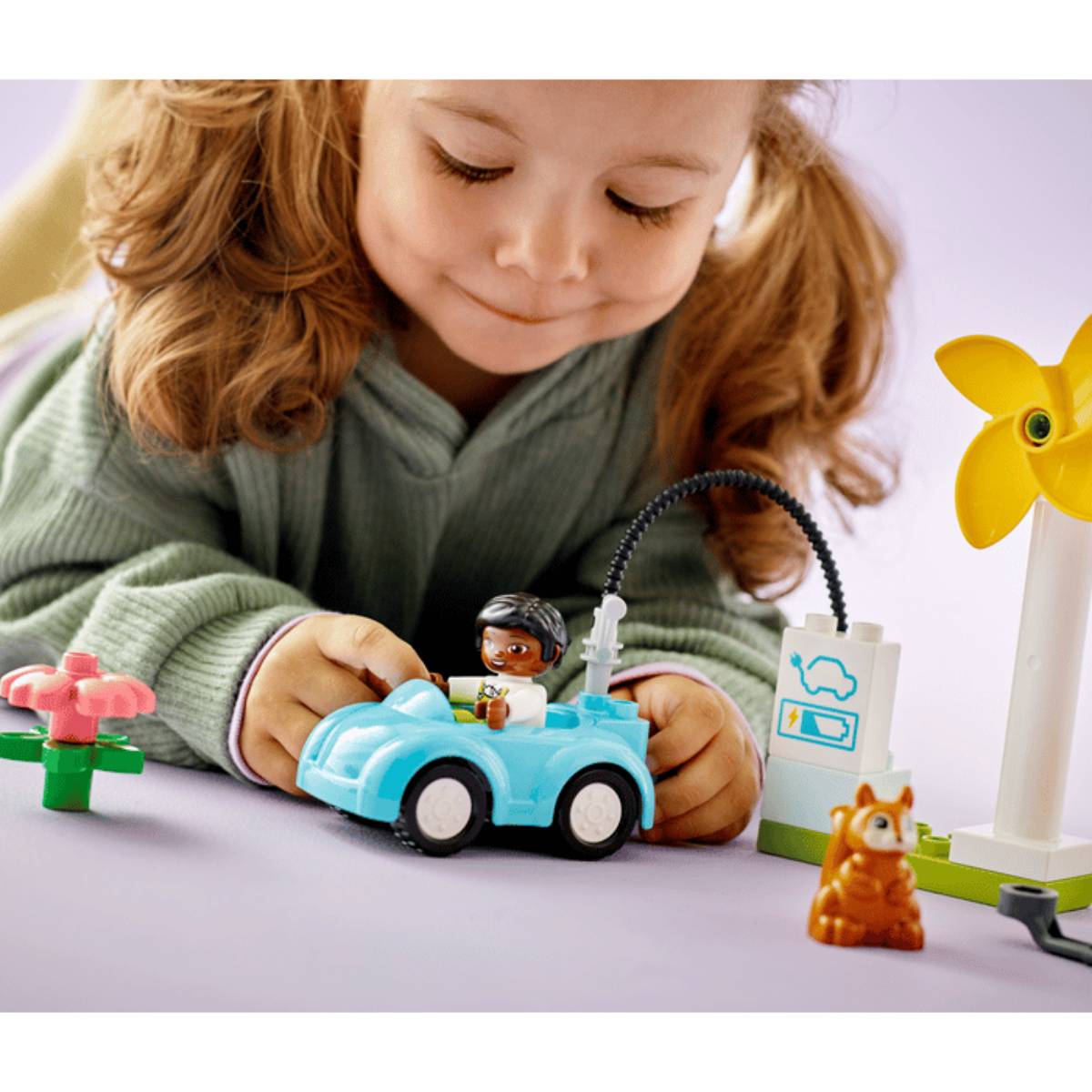 Juguete de construcción LEGO DUPLO Town con turbina eólica y coche eléctrico (16 piezas)