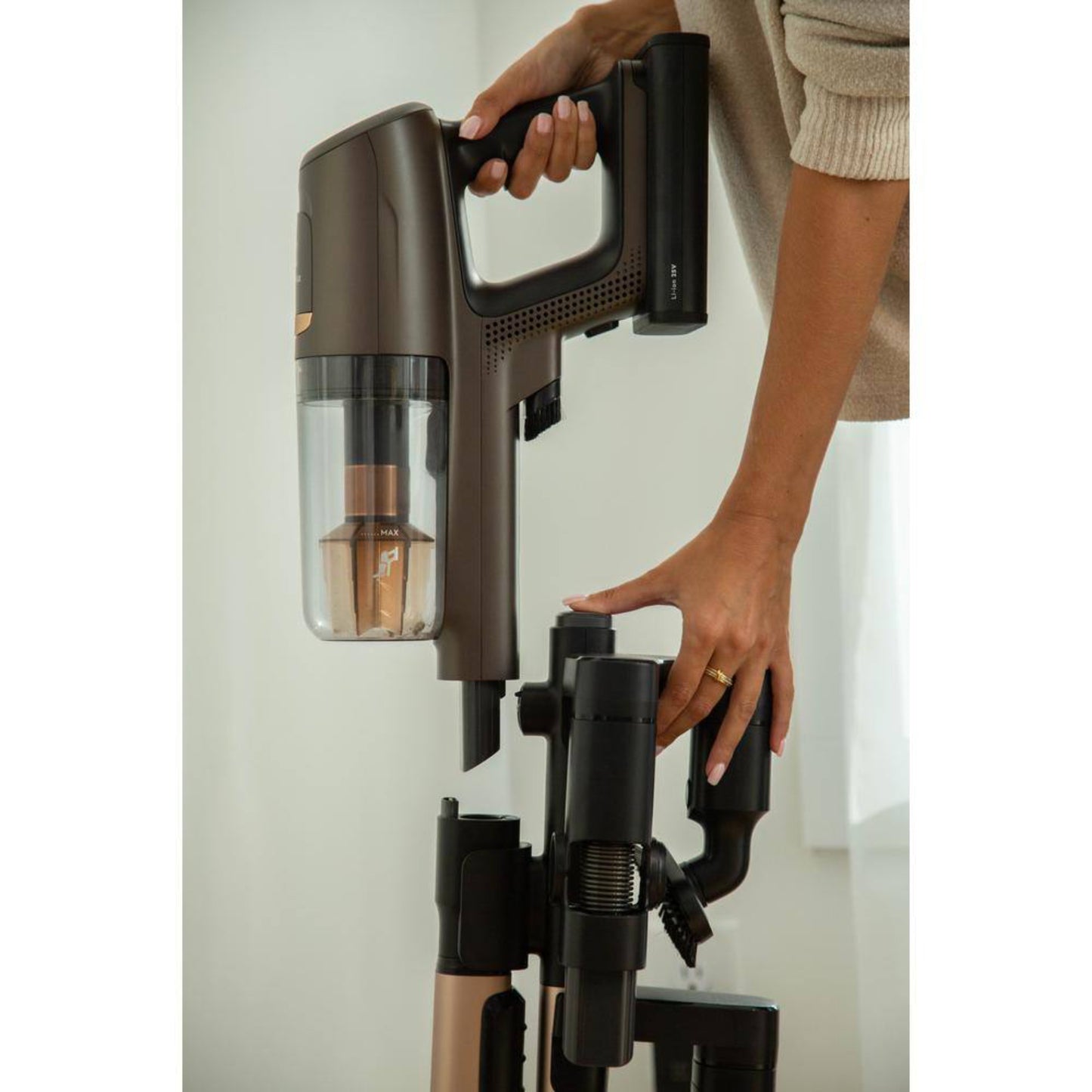 Electrolux EHVS85W3AM Ultimate800 Complete Home Cordless Stick Vacuum - Mahogany Bronze