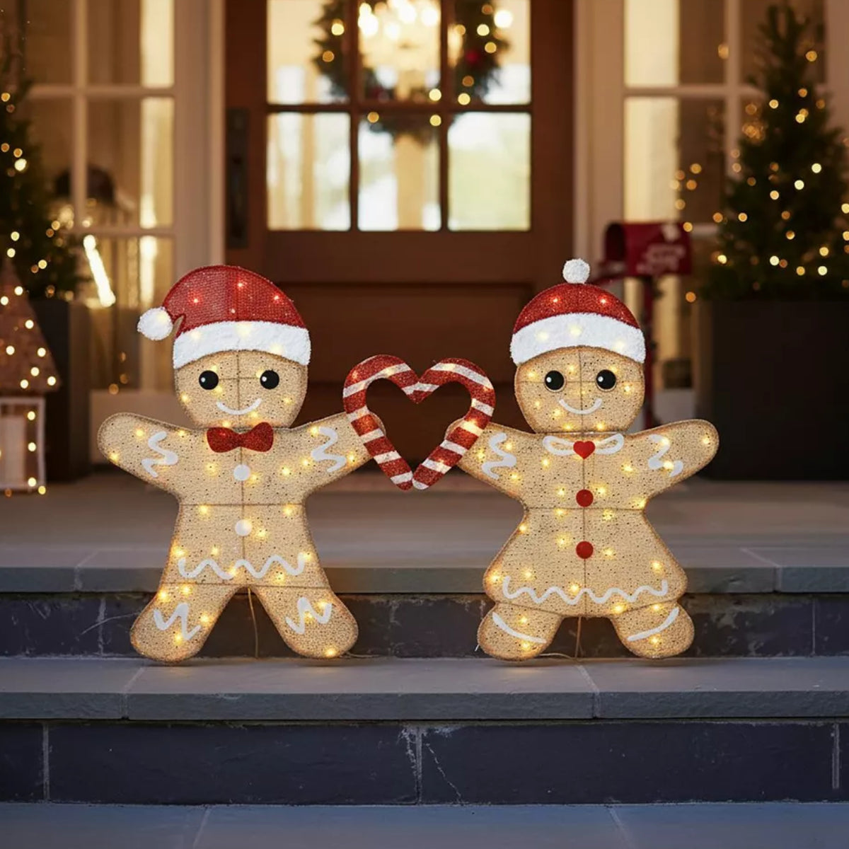 Wovenbyrd Holiday Time Heart-Shaped Gingerbread Couple (Set of 2) - Beige