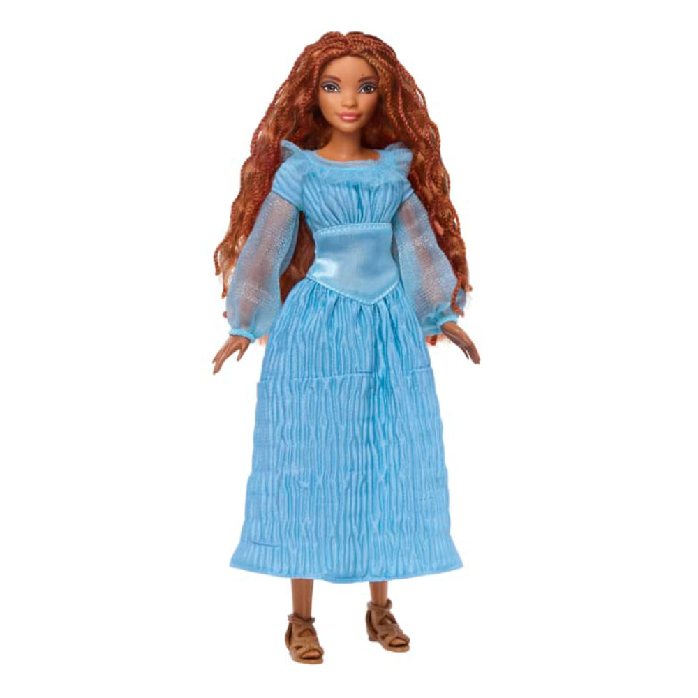 Muñeca Ariel de La Sirenita de Mattel Disney en tierra con su característico vestido azul