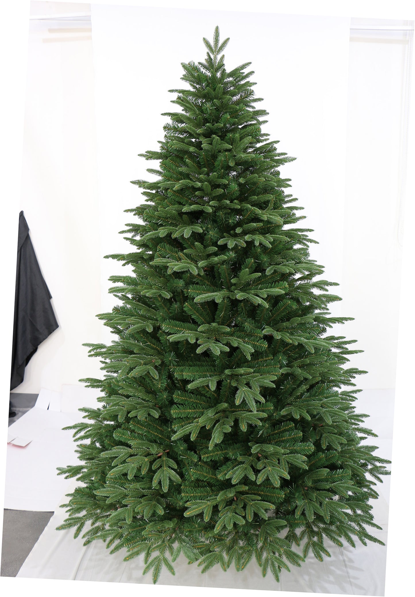 3' 93" Round Mixture Christmas Tree