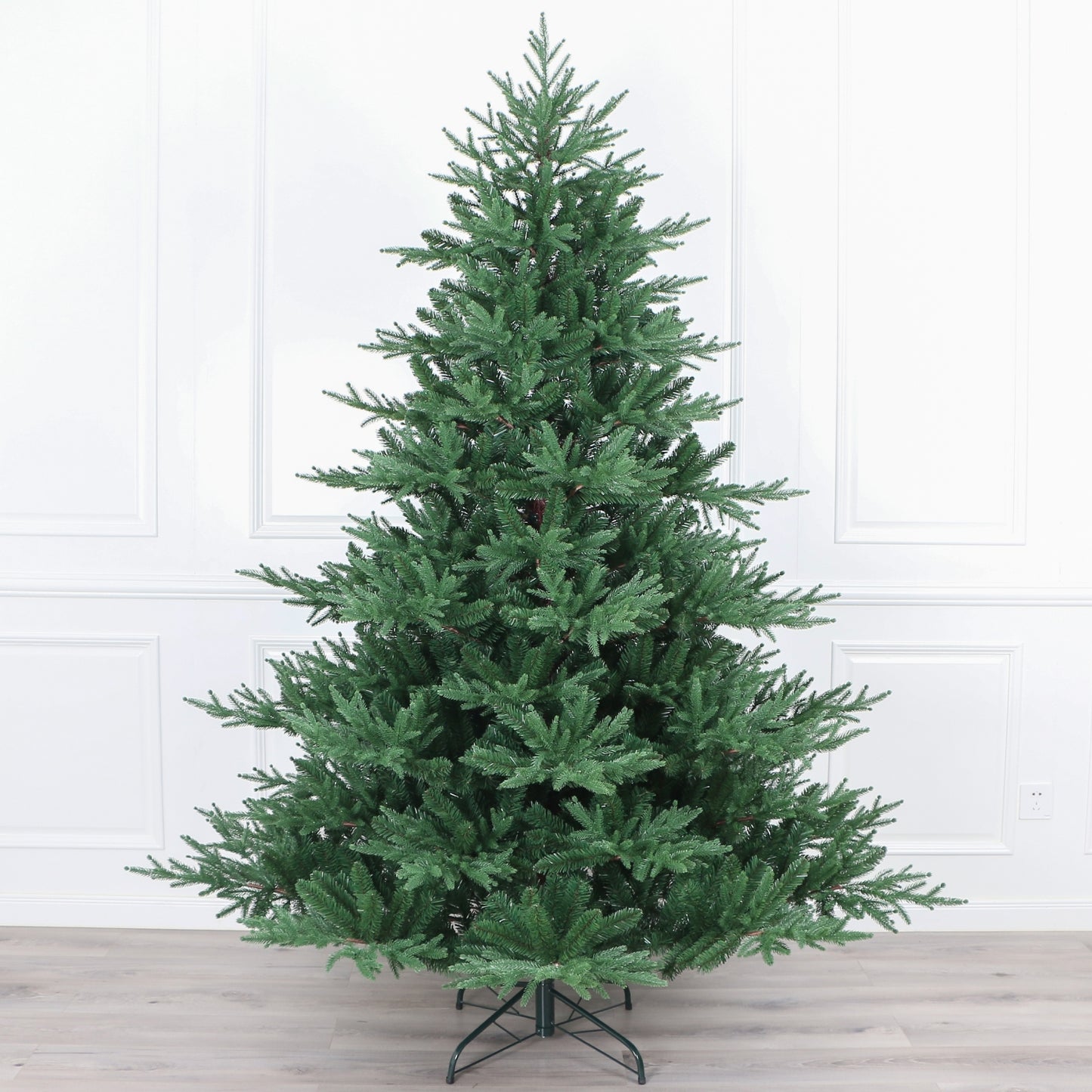The Outdoor Institute 8 ft Mixed Tips Christmas Tree - Green