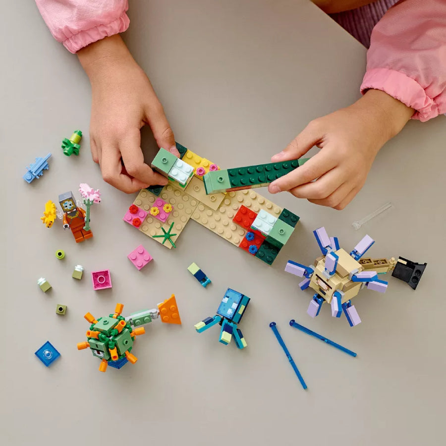 LEGO Minecraft Guardian Battle Building Toy Set (255-Pieces)