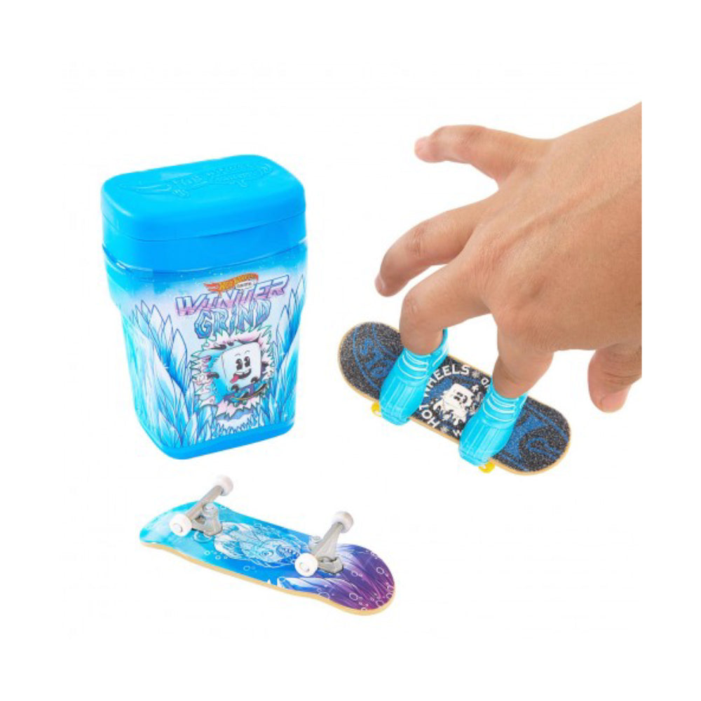 Hot Wheels Skate Gum Container with 2 Pack - Assorted Colors
