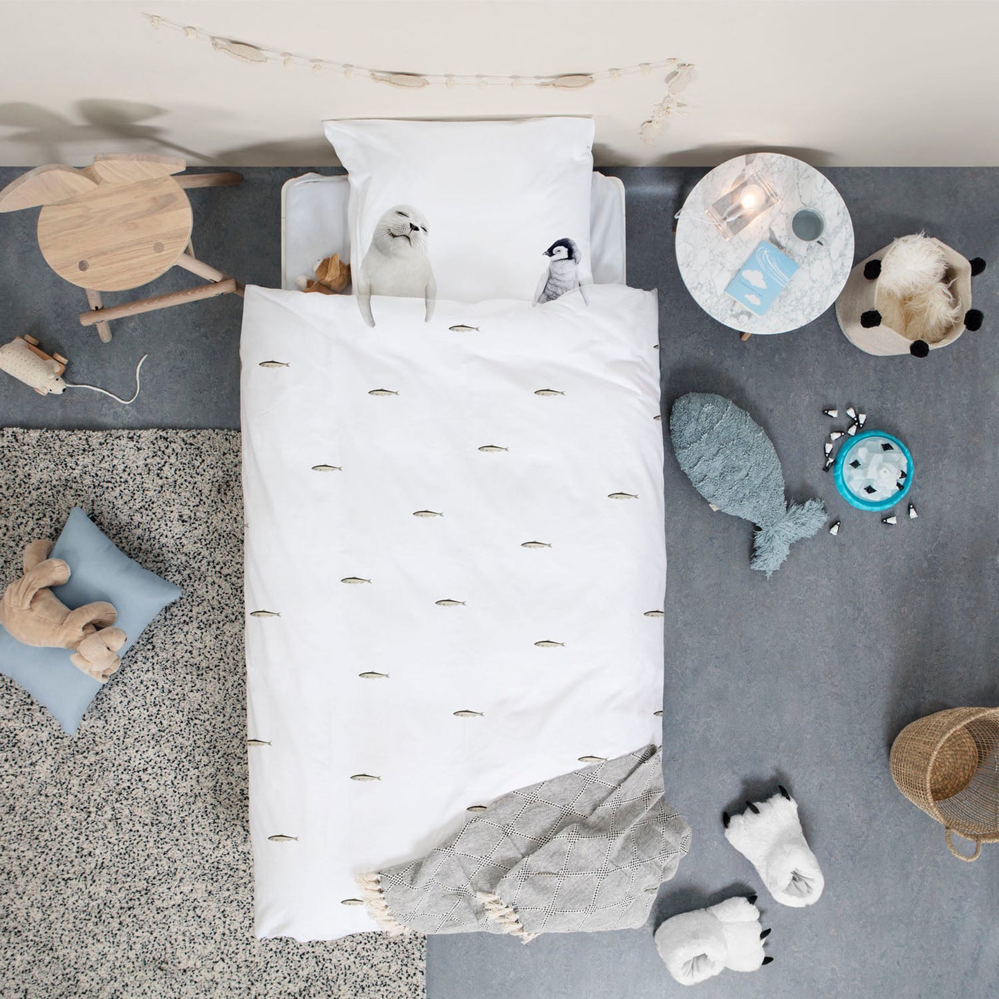 Snurk Twin Size 2-Piece Arctic Friends Duvet Cover Set - White