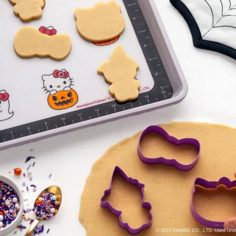 Sanrio Hello Kitty Halloween Cookie Baking Set (45- Pieces)