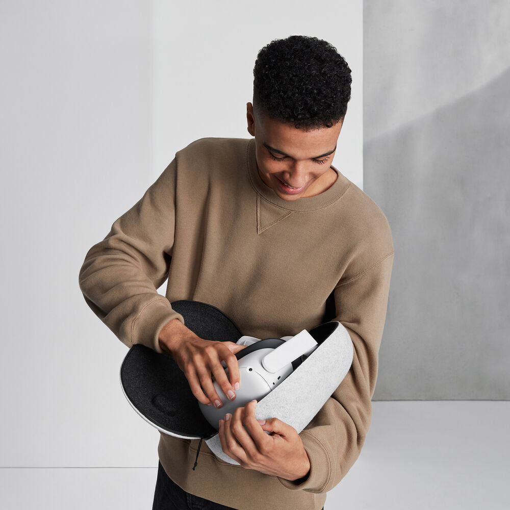 Meta Carrying Case for Meta Quest 2 - Gray