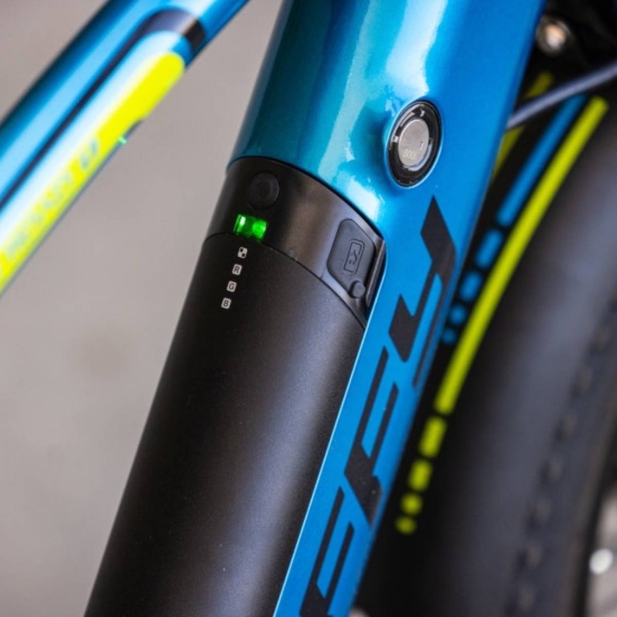 Huffy 20" EThunder Road Electiric Bike - Blue/Black