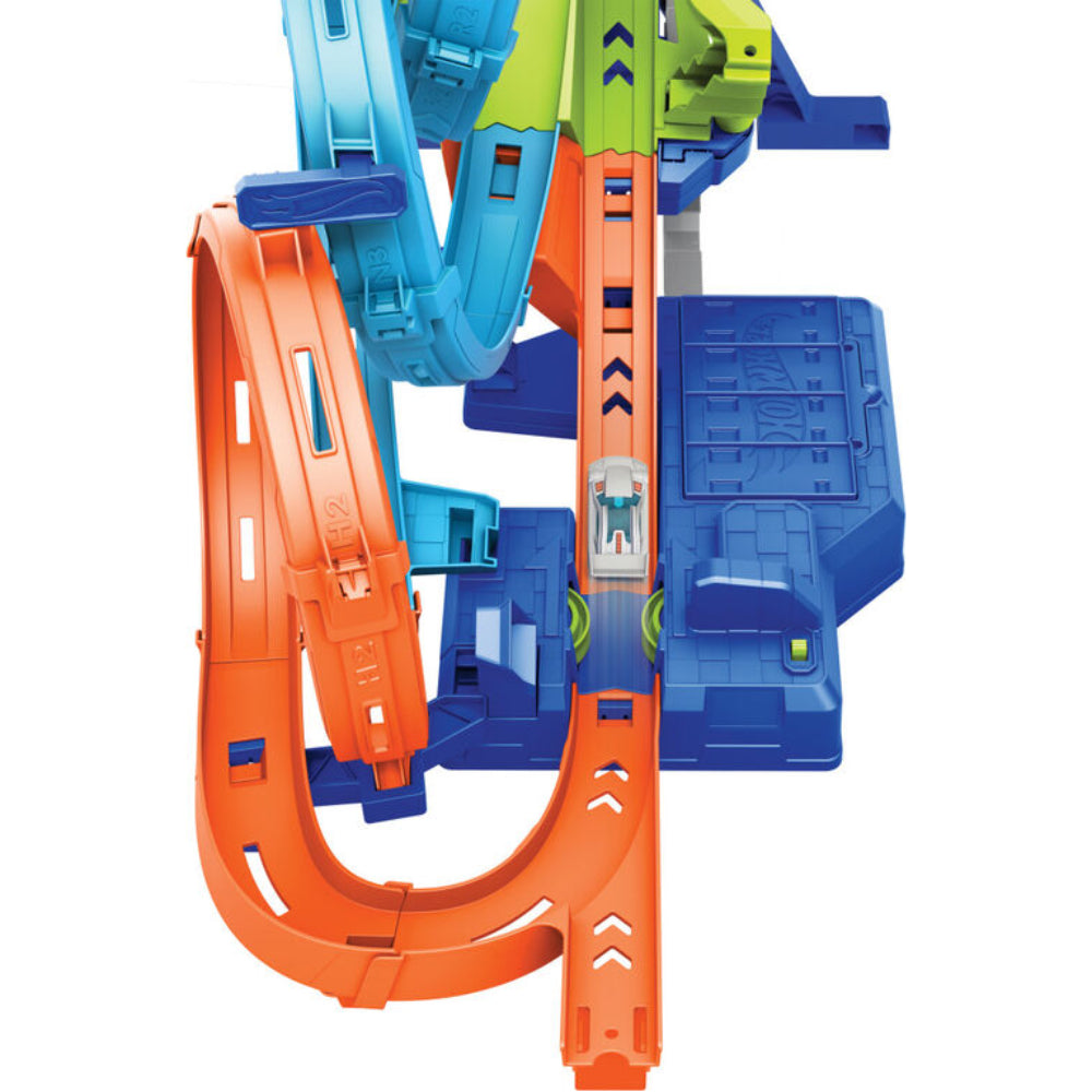 Hot Wheels Action 4-Loop Crash Out Track Set with 1:64 Scale Toy Car