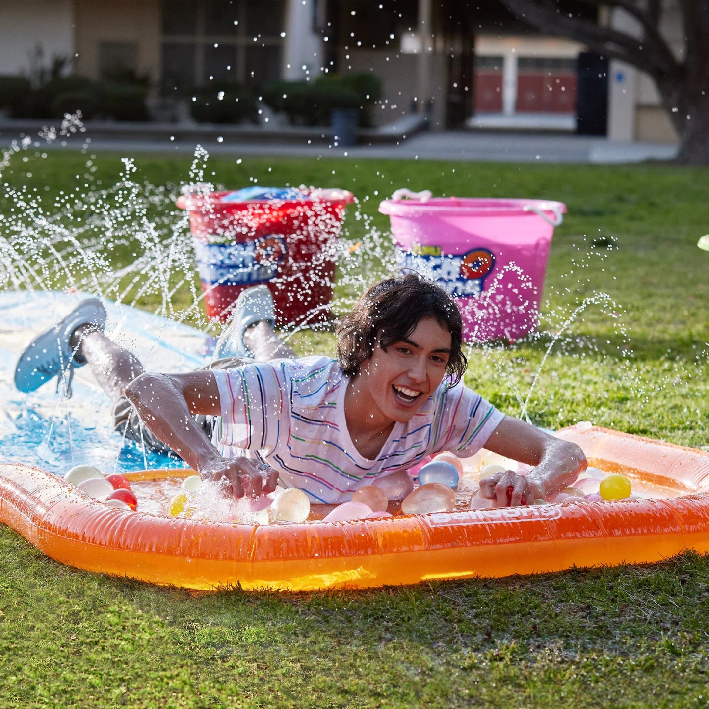 Tobogán acuático Bunch O Balloons Bob con 3 globos tropicales