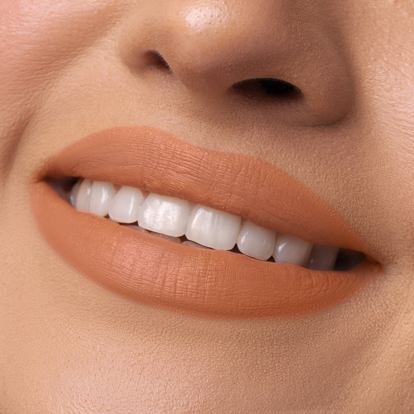 Lápiz labial Nude X de Beauty Creations, 0,13 oz, Casual Lover