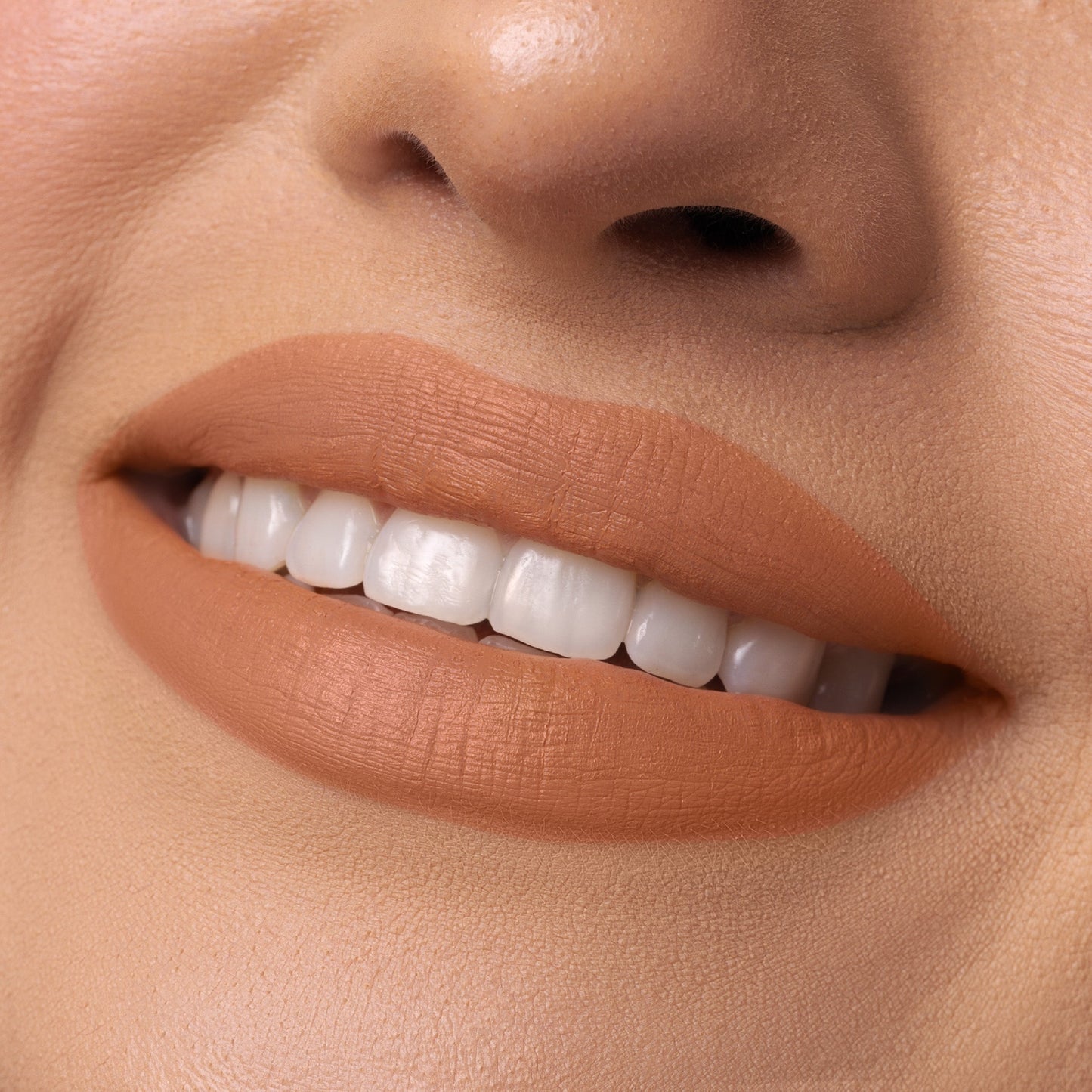 Lápiz labial Nude X de Beauty Creations, 0,13 oz, Casual Lover
