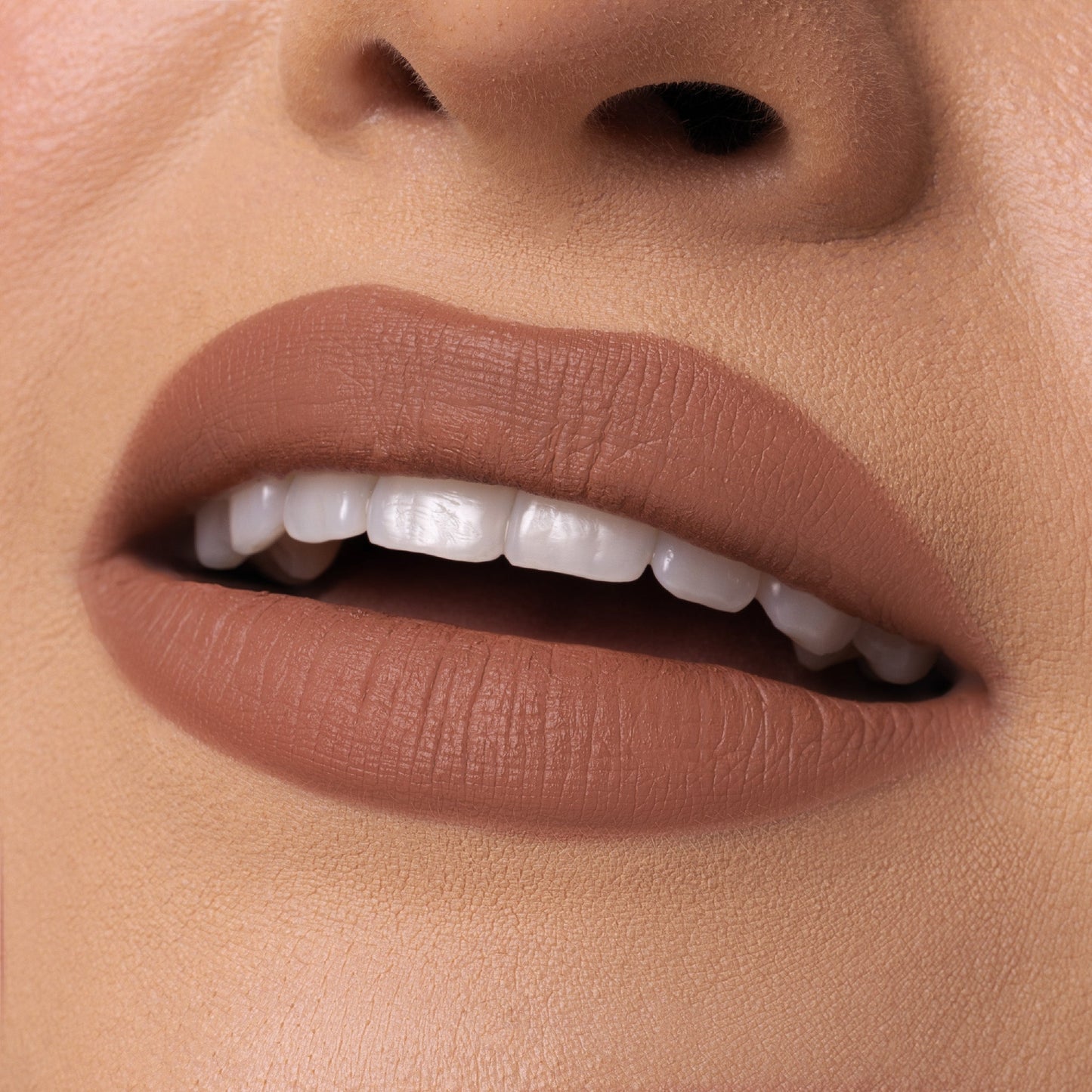 Lápiz labial Nude X de Beauty Creations, 0,13 oz, Casual Lover