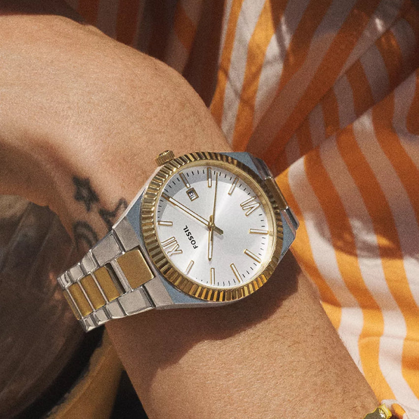 Reloj Fossil Scarlette para mujer, de 38 mm, con pulsera de dos tonos y fecha y tres manecillas, esfera plateada