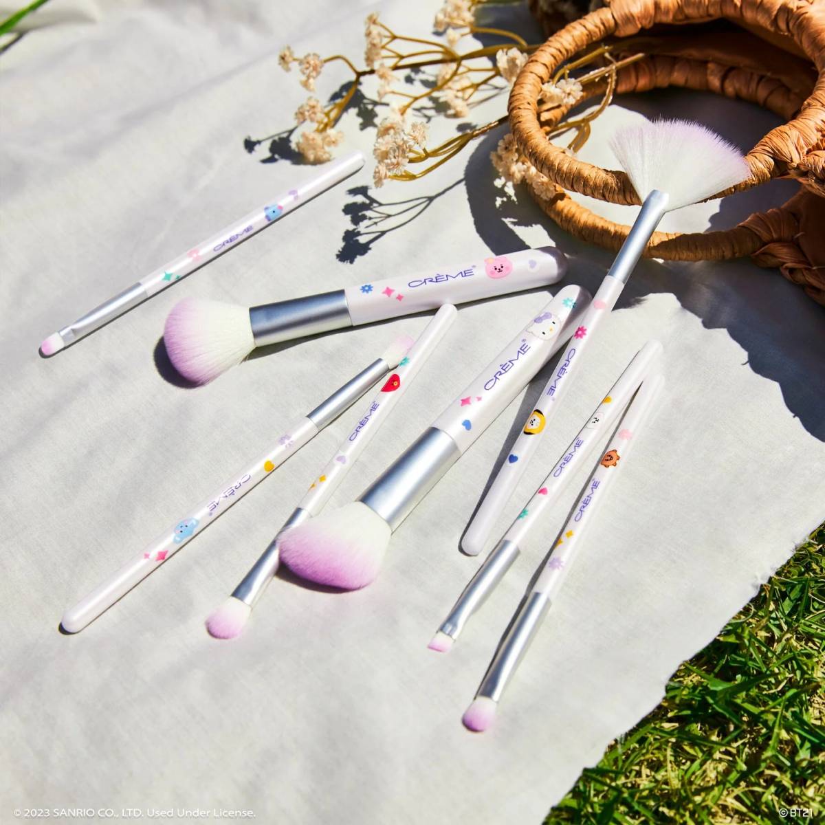 The Creme Shop Hello Kitty and BT21 Makeup Brush (Set of 8)