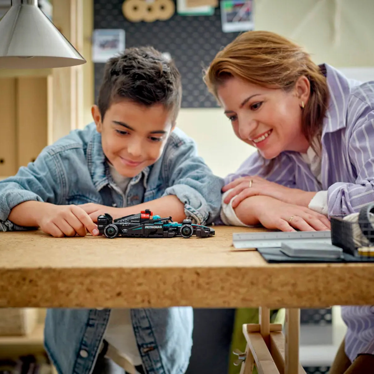 LEGO Speed Champions Mercedes AMG F1 W15 Race Car Building Toy Set (267-Pieces)