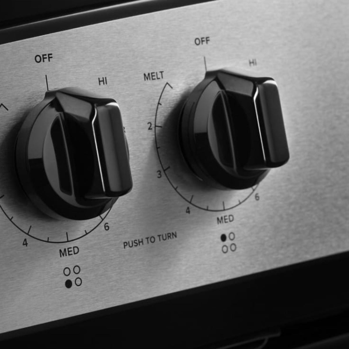 Amana AER6303MMS 4.8 cu. ft. Freestanding Electric Range with Extra-Large Oven Window - Silver