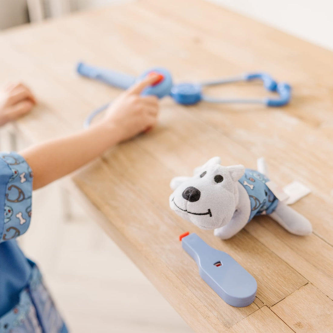 Melissa & Doug Kids Veterinarian Role Play Costume Set