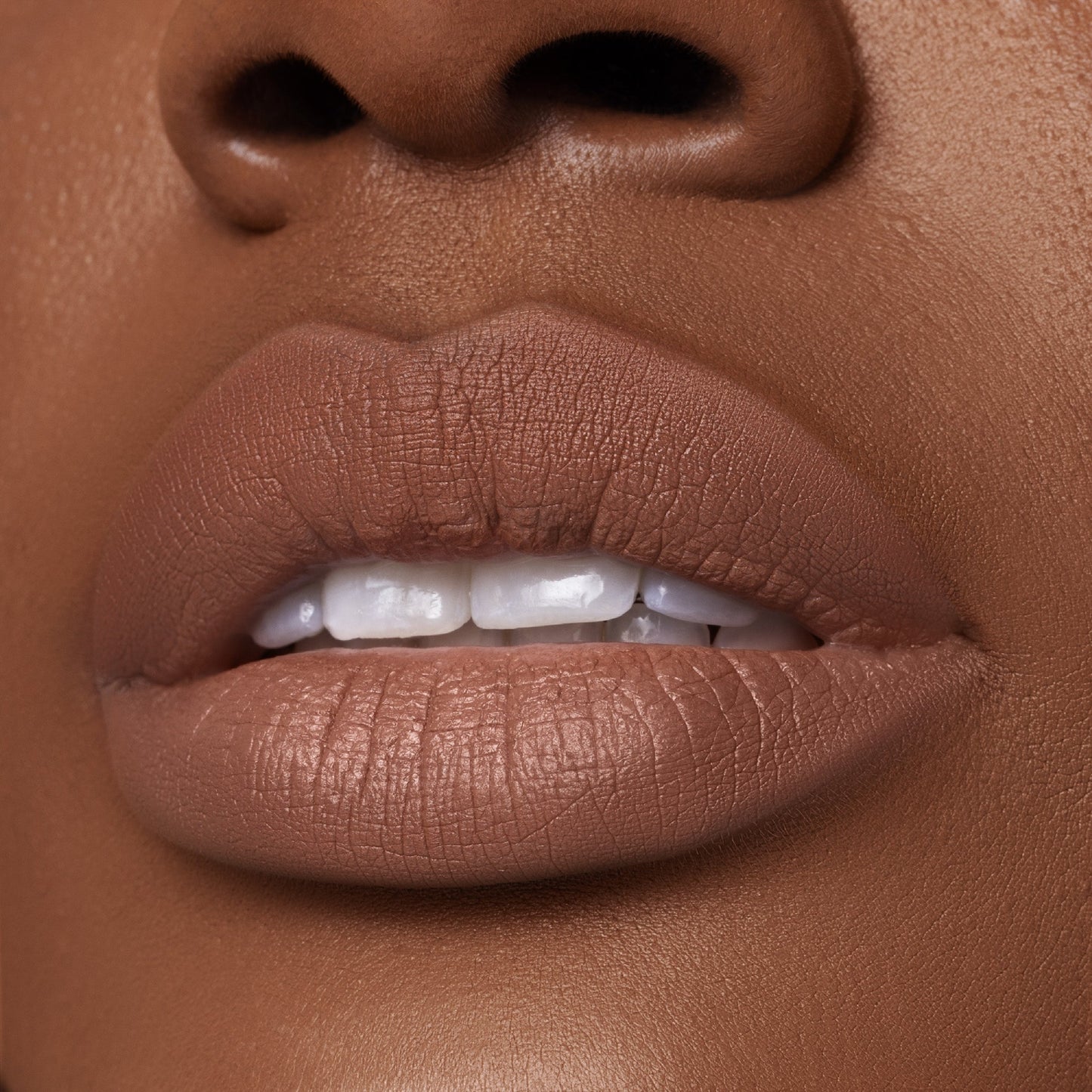 Lápiz labial Nude X de Beauty Creations, 0,13 oz, Casual Lover