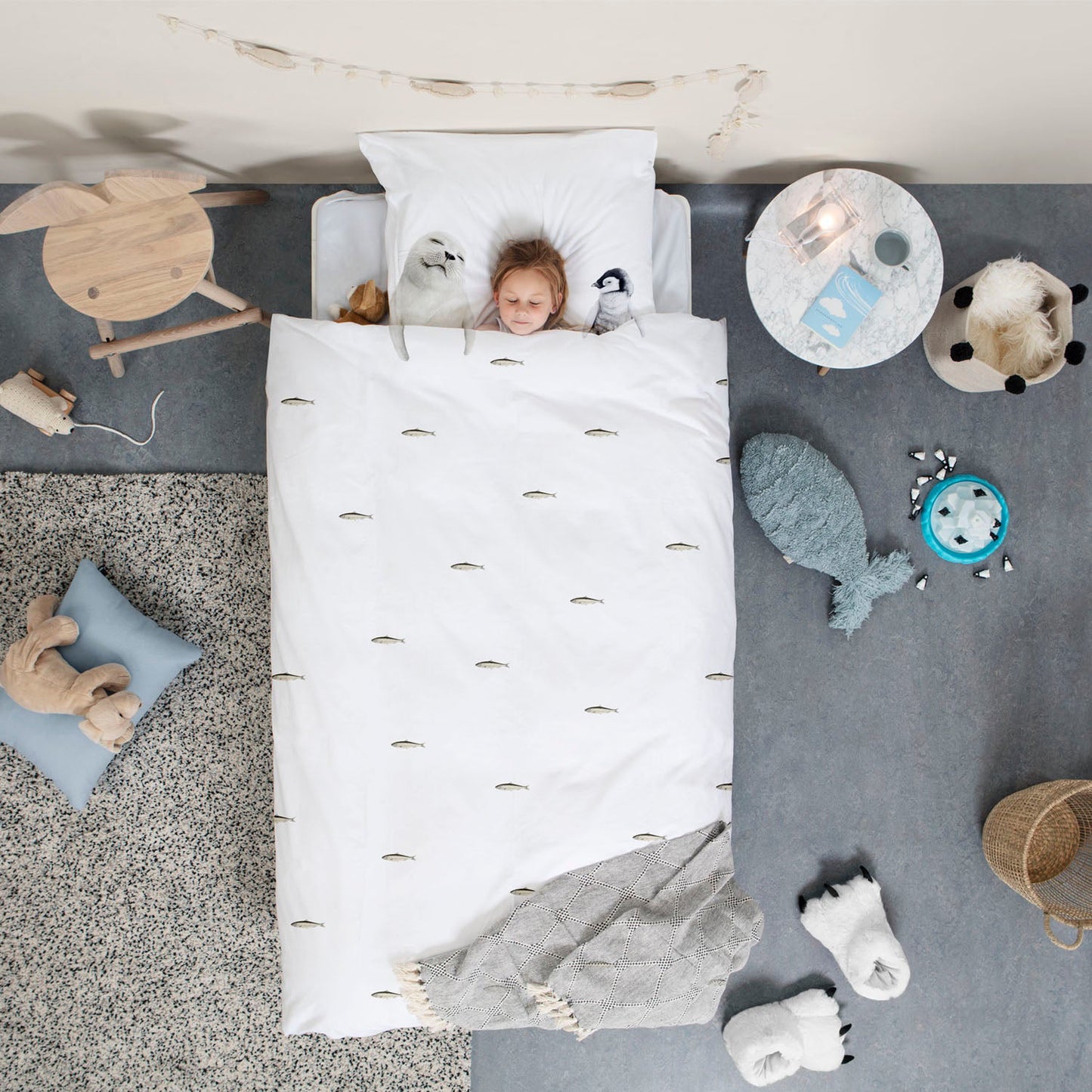 Snurk Twin Size 2-Piece Arctic Friends Duvet Cover Set - White