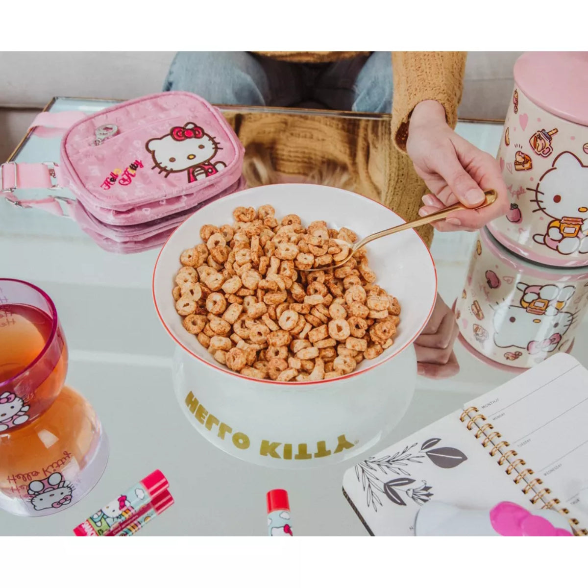 Cuenco de cerámica para cena de 9" con diseño de Hello Kitty Rainbow de Sanrio