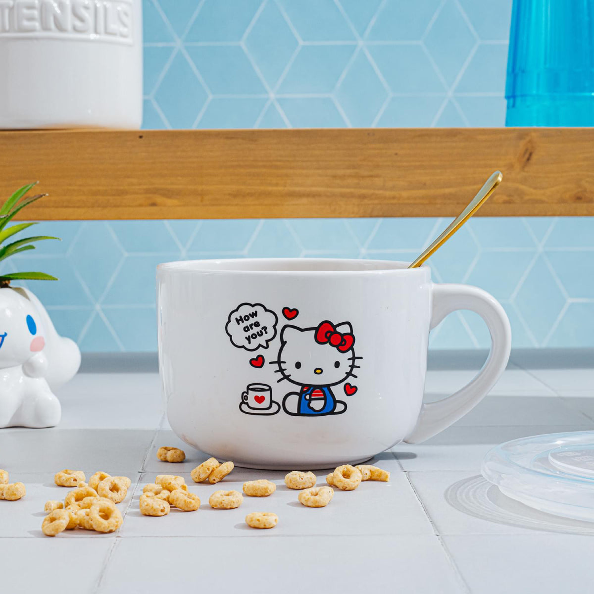 Sanrio Hello Kitty 24 oz Ceramic Soup Mug with Vented Lid - White