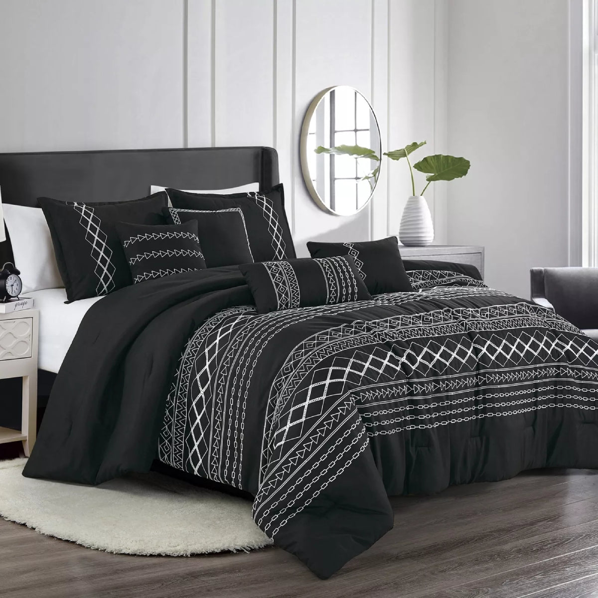 Esca Yihana Luxury King Size Comforter Set (7-Pieces) - Black/White