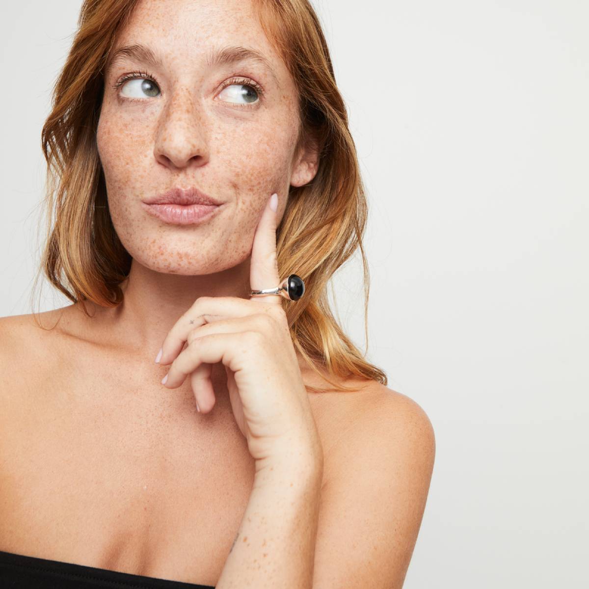 UNOde50 Ser Fascinante Women's Black Murano Glass Ring in Metal Alloy