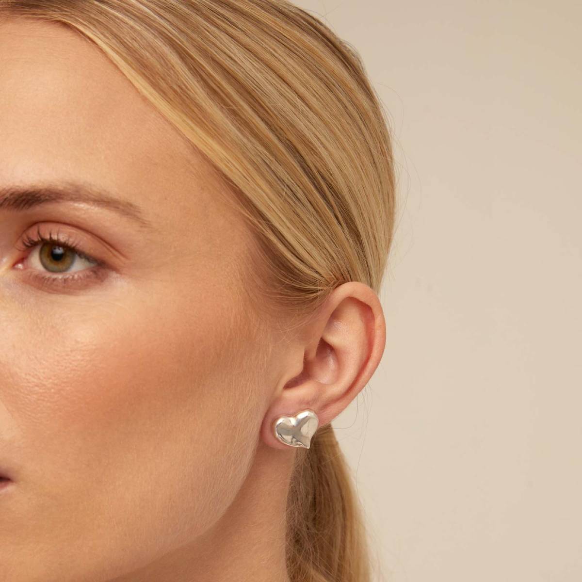 UNOde50 Women's Heart Shaped Stud Earrings in Metal