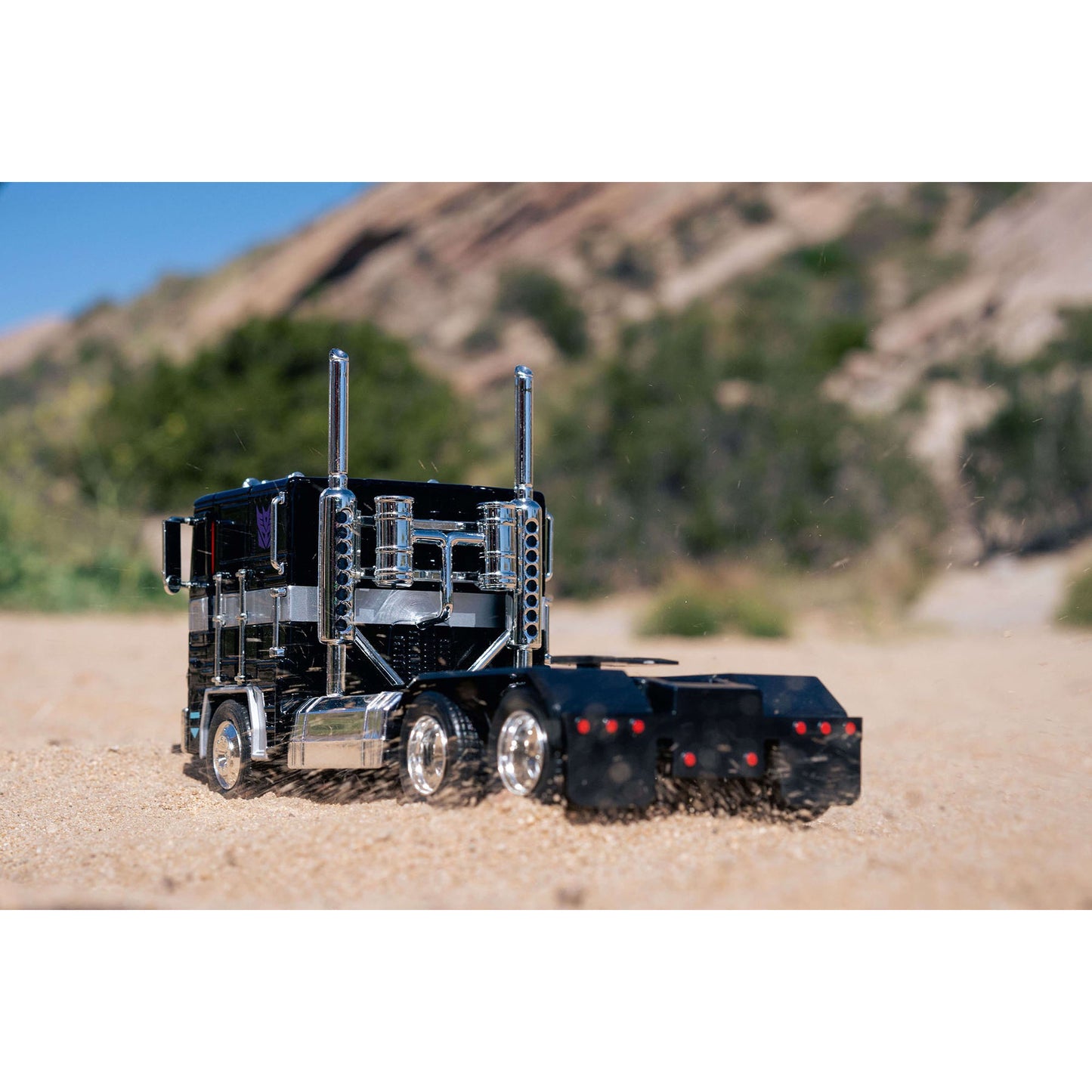 Jada Toys Transformers G1 1:24 Nemesis Prime Die-Cast Truck