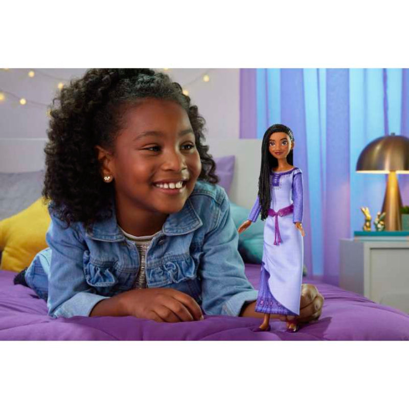 Muñeca articulada de moda con cabello natural Asha de Rosas de Disney Wish