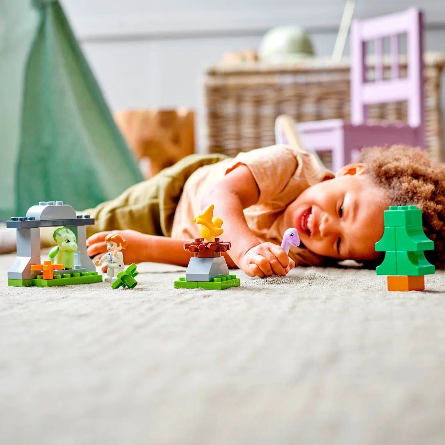 LEGO Duplo Jurassic World - Juego de construcción de guardería de dinosaurios (27 piezas)