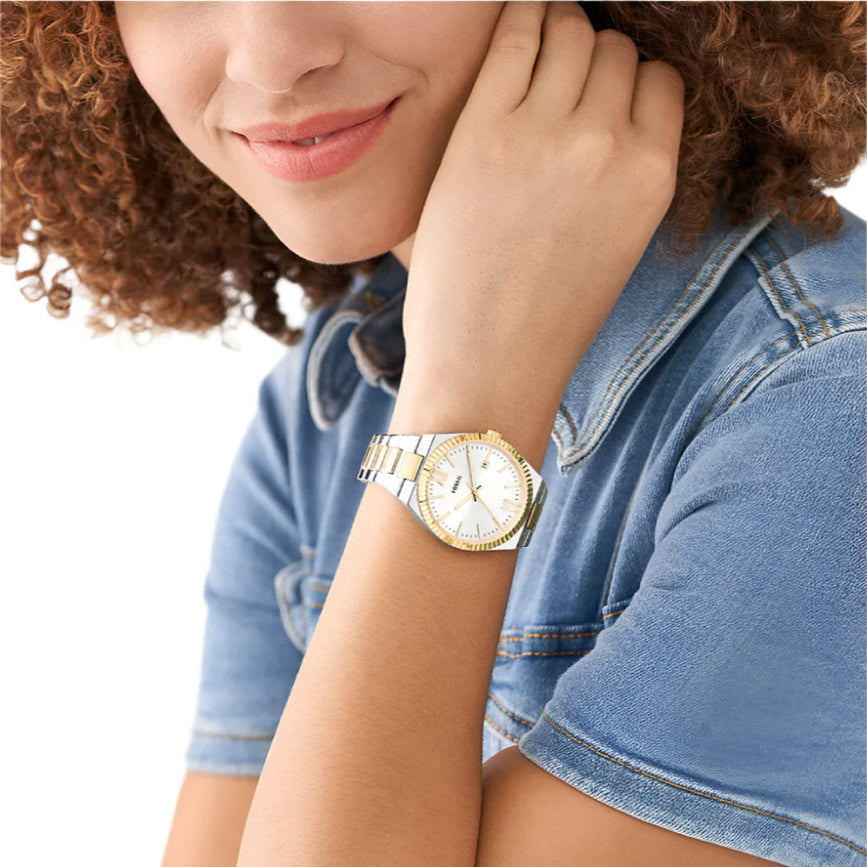 Reloj Fossil Scarlette para mujer, de 38 mm, con pulsera de dos tonos y fecha y tres manecillas, esfera plateada