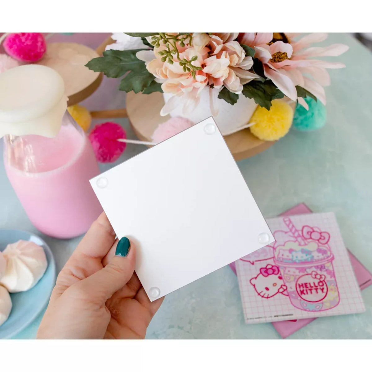 Posavasos de vidrio con leche de fresa de Hello Kitty de Sanrio (juego de 4) - Rosa