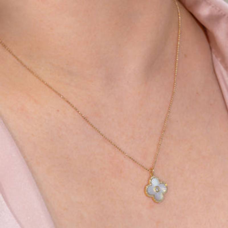 Shy Creation Kate 0.18 ct. Diamond & 0.94 Ct. Mother of Pearl Bezel Ribbed Clover Faceted Ball Chain Necklace in 14K Yellow Gold