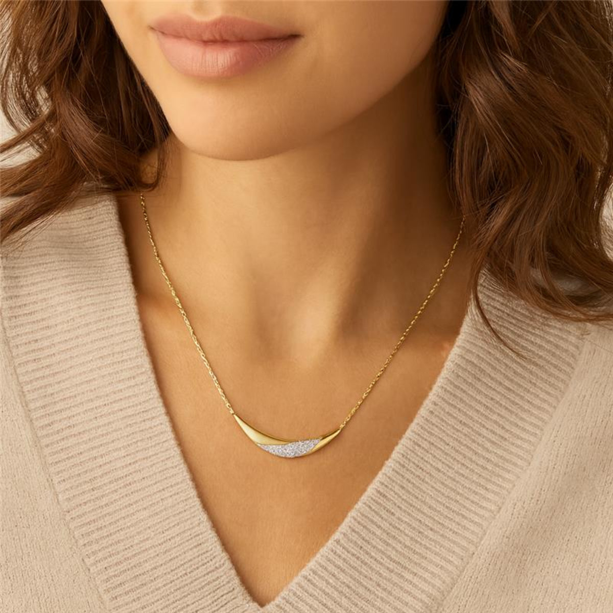 Shy Creation Kate Women's 0.10 ct. Diamond Pave Crescent Sparkle Chain Necklace in 14K Yellow Gold