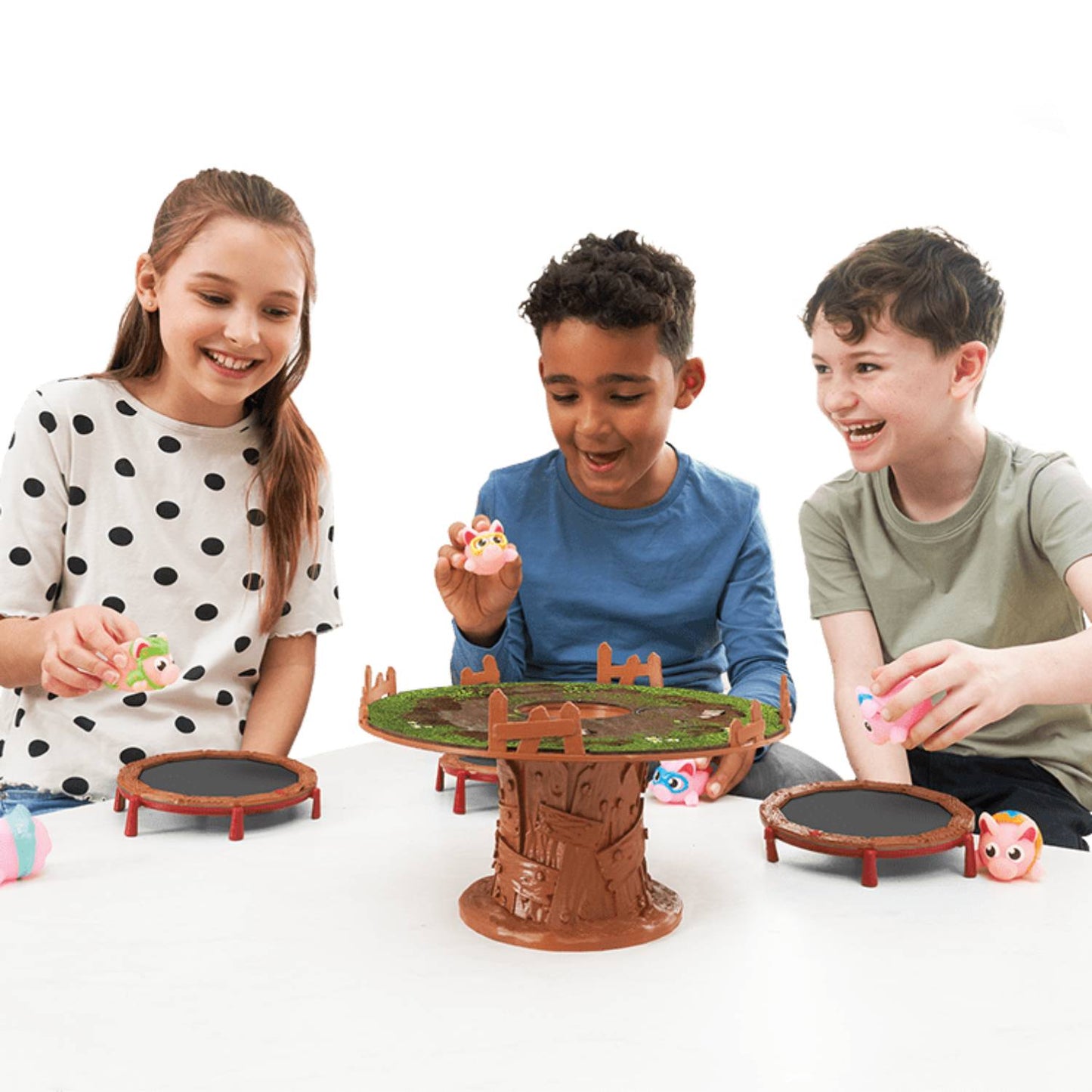 Playmonster Pigs on Trampolines Make 'EM Fly Board Game