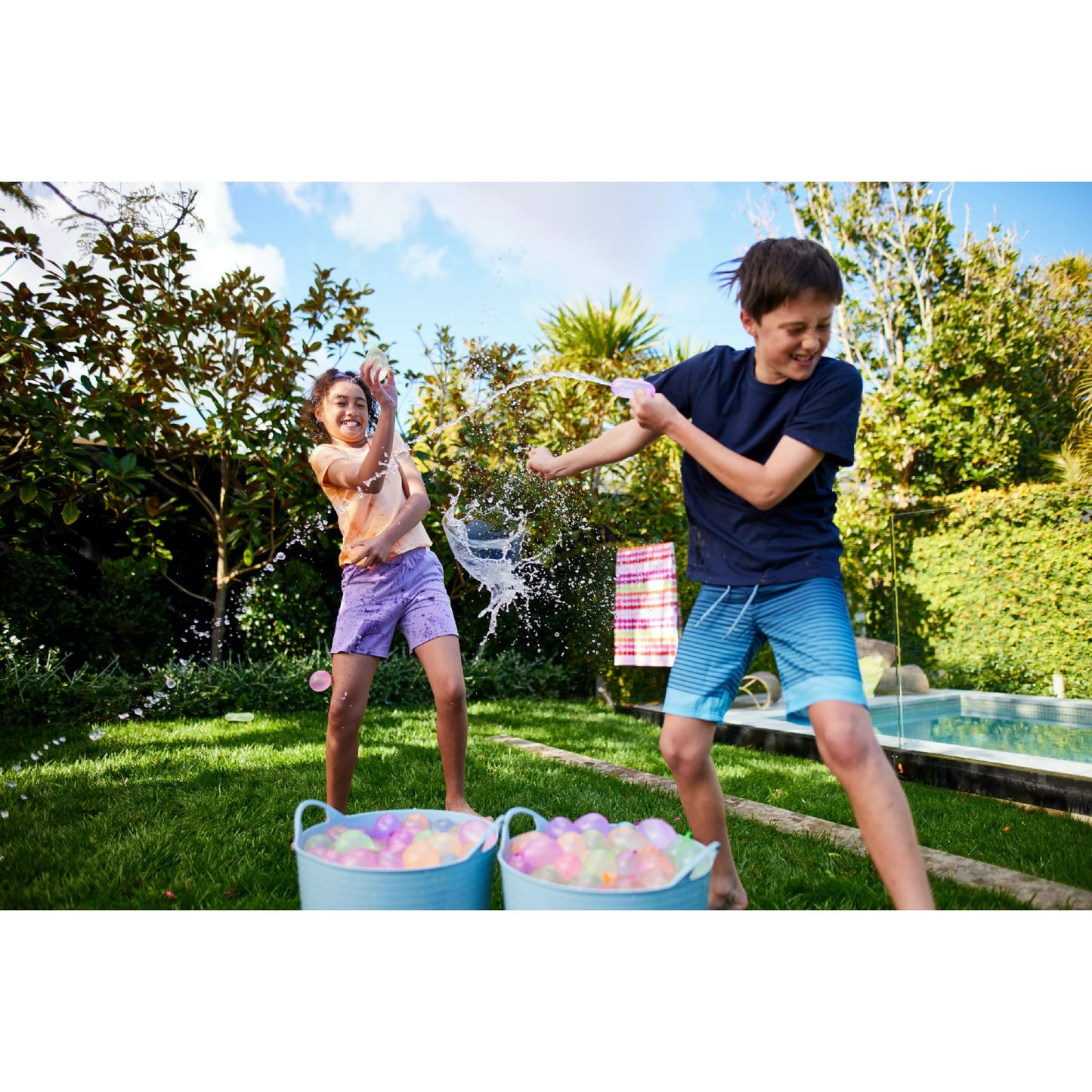 Tobogán acuático Bunch O Balloons Bob con 3 globos tropicales