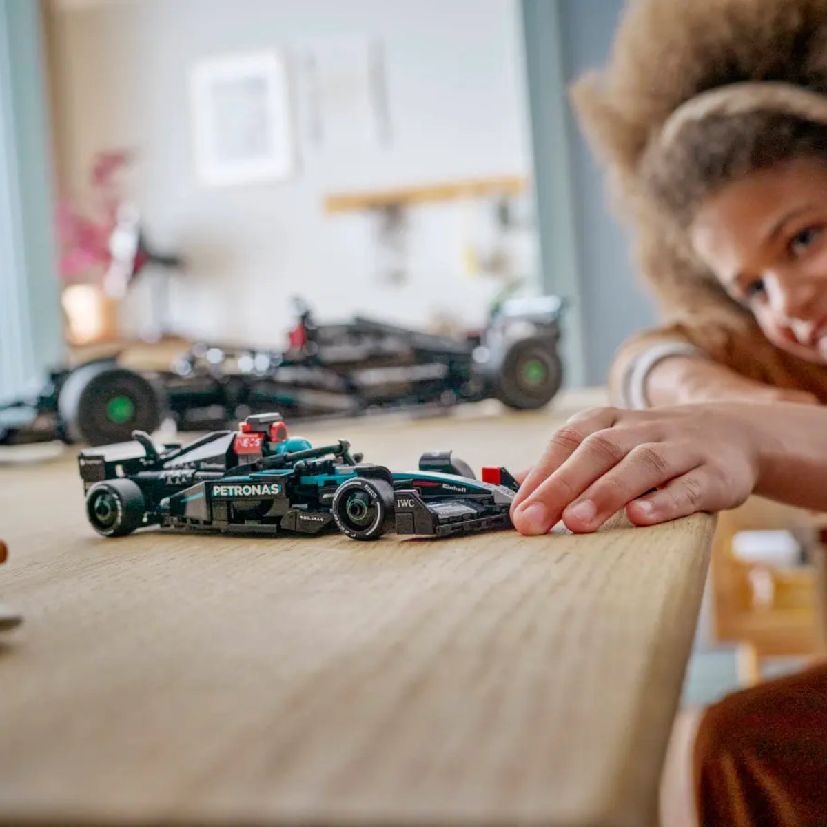 LEGO Speed Champions Mercedes AMG F1 W15 Race Car Building Toy Set (267-Pieces)