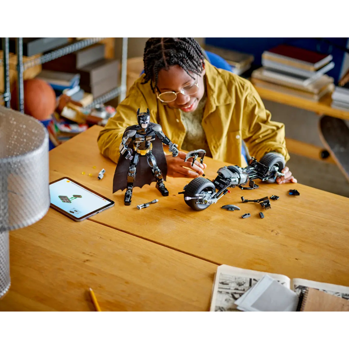 LEGO DC Batman Figure & the Bat-Pod Bike Building Toy Set (713-Pieces)