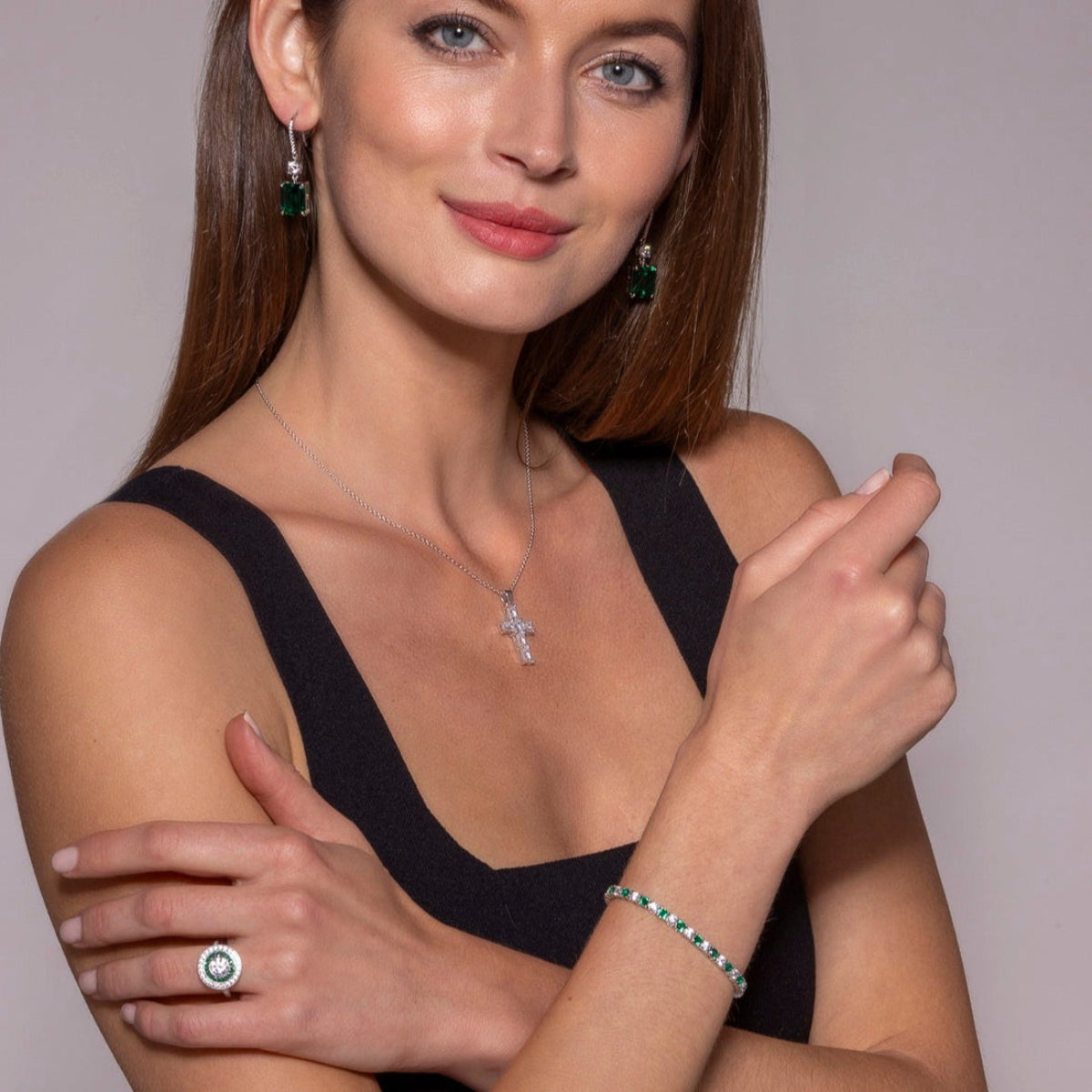 Anna Zuckerman Kate 37 Women's Diamond Crystalline Cross Necklace in Platinum-Plating over 925 Sterling Silver