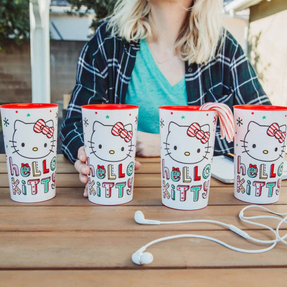 Sanrio Hello Kitty 22 oz Holiday Cup Set (4-Pieces)