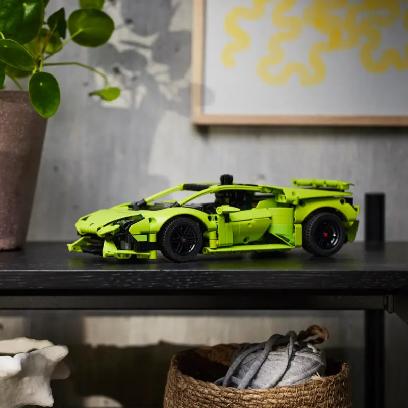 LEGO Technic Lamborghini HuracΓΖΓΒ‘n Tecnica Building Toy (806-Pieces) - Green