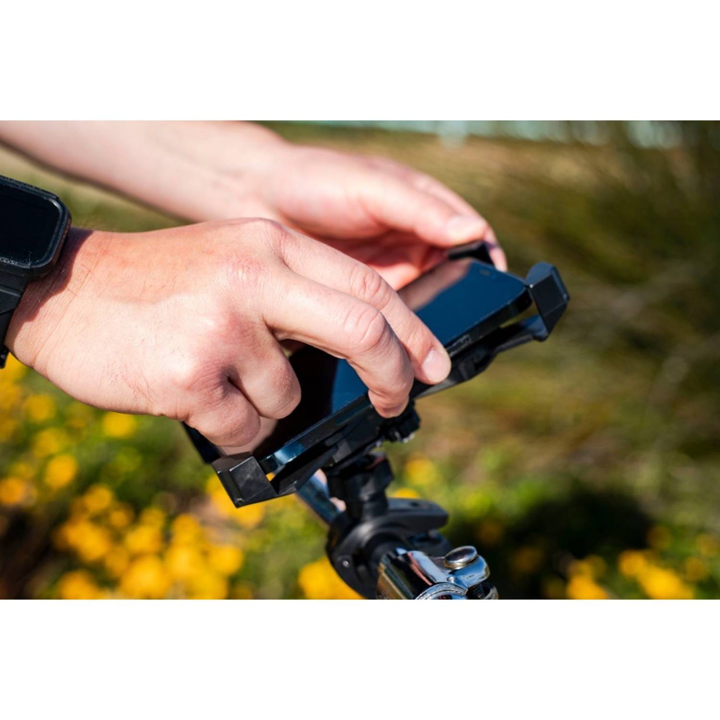 Bell - Stowaway 950 Handlebar Phone Grip for Mobile Phones - Black