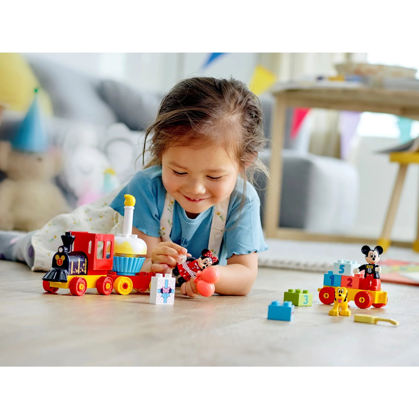 Juego de construcción de tren de cumpleaños de Mickey y Minnie LEGO DUPLO (22 piezas)