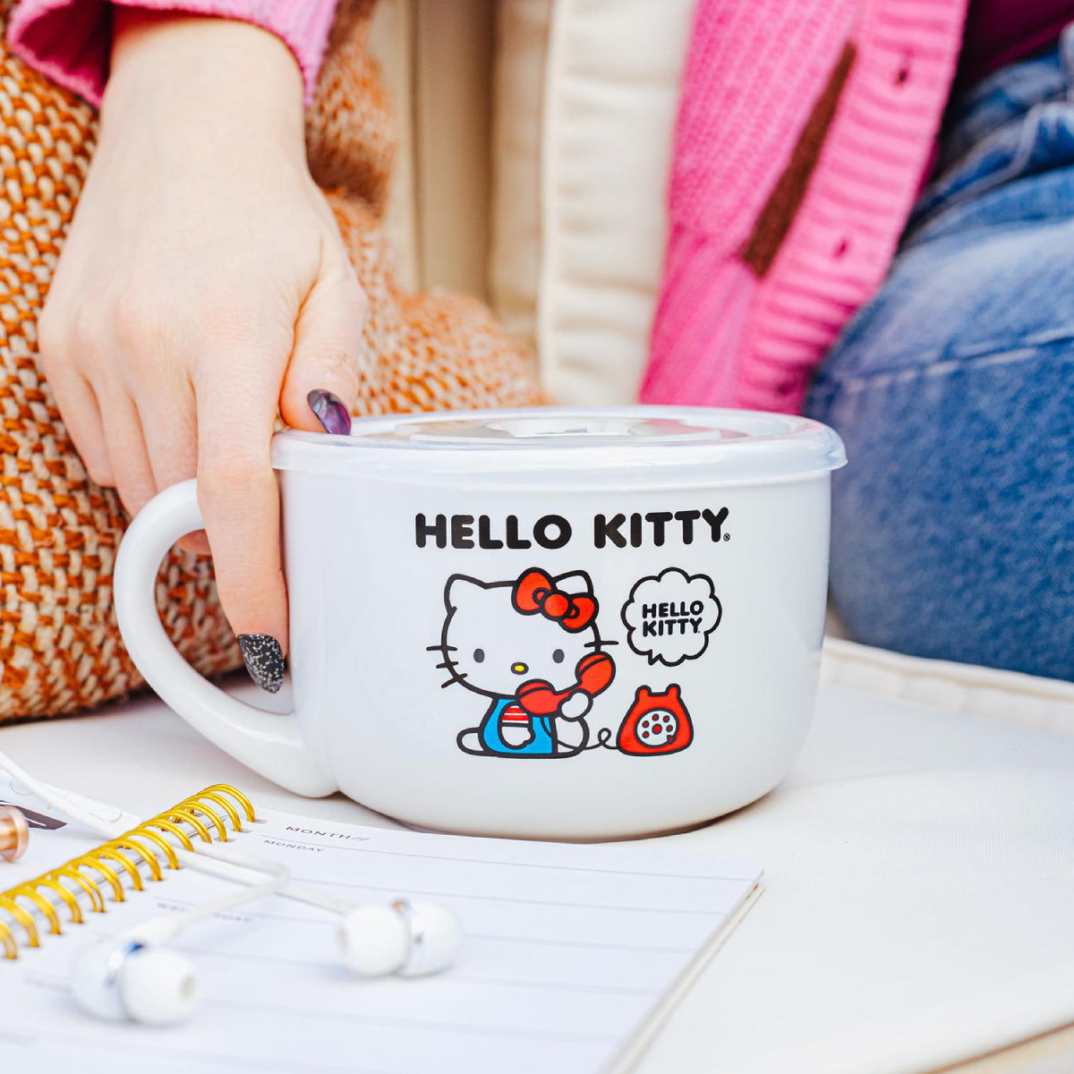 Sanrio Hello Kitty 24 oz Ceramic Soup Mug with Vented Lid - White