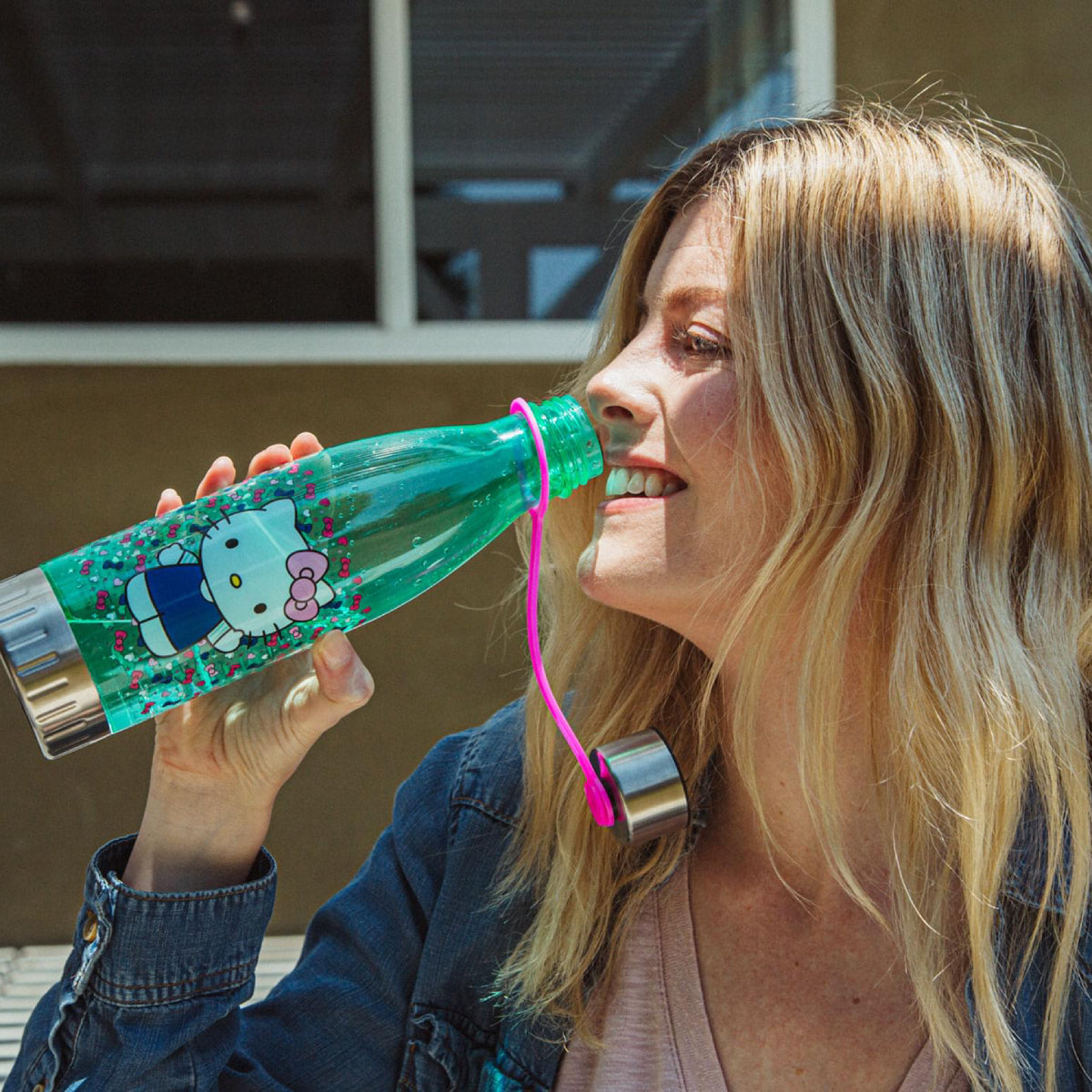 Sanrio Hello Kitty Hearts and Bows 20 oz Water Bottle with Lid - Multicolor