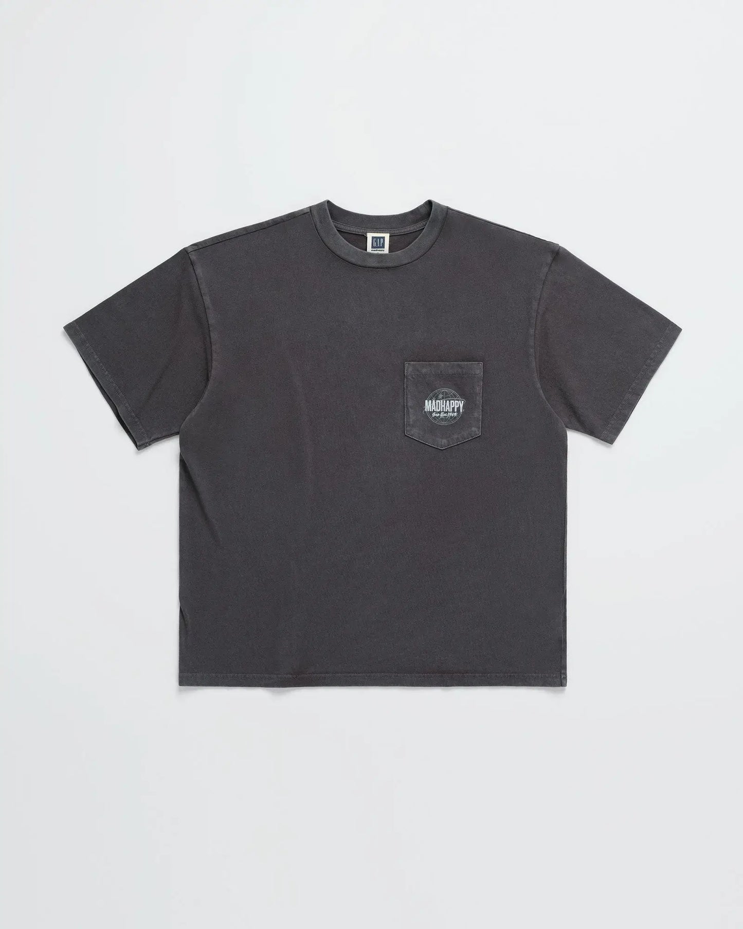 Gap - MadHappy - Globe Pocket Tee - Moonless