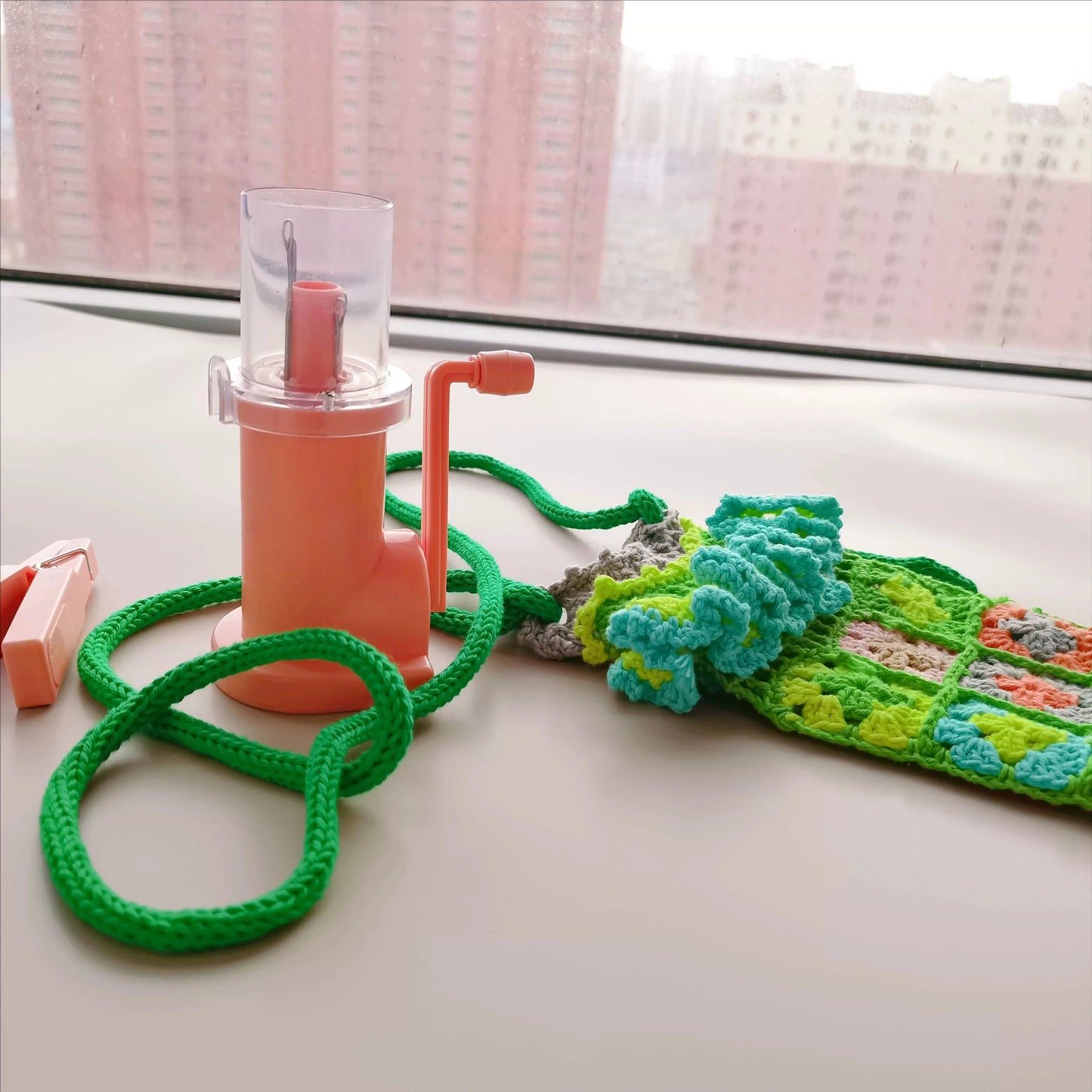 Portable Hand Knitting Machine with Crank for DIY Sweaters and Scarves Crafting Kit